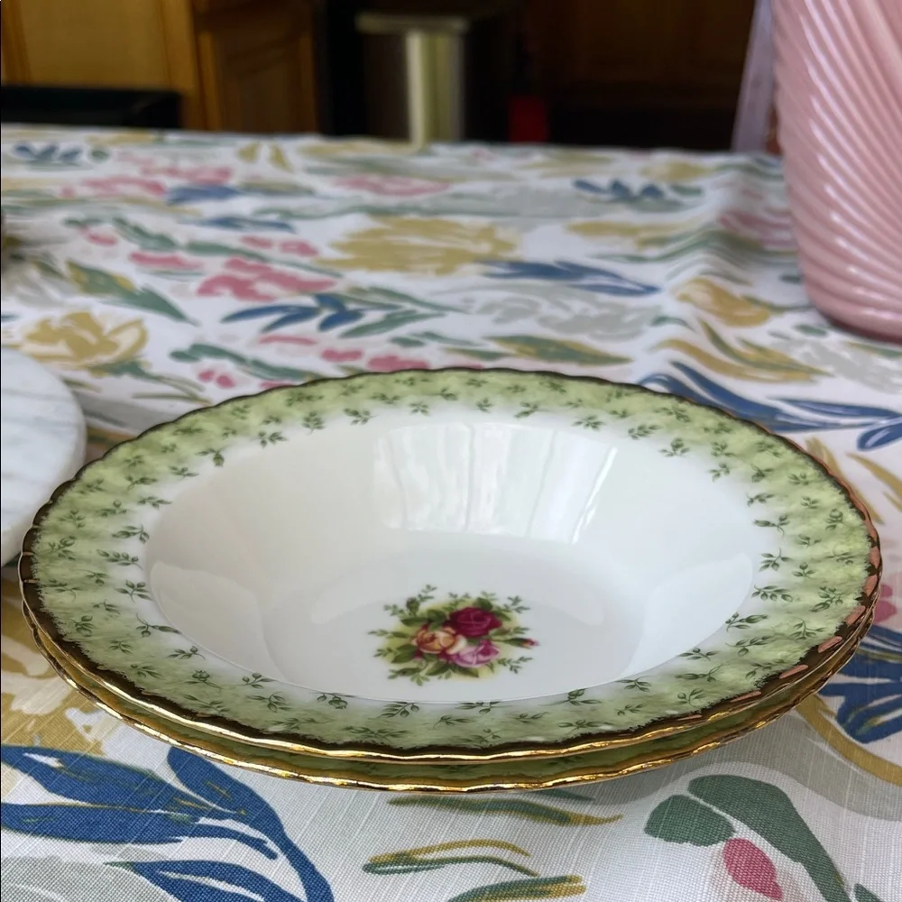Set of 2 Rare Royal Albert Old Country Roses Green Border bowls 8”